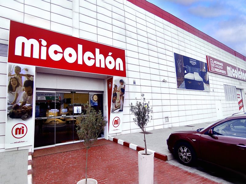 Front of the MiColchón Los Vegas store