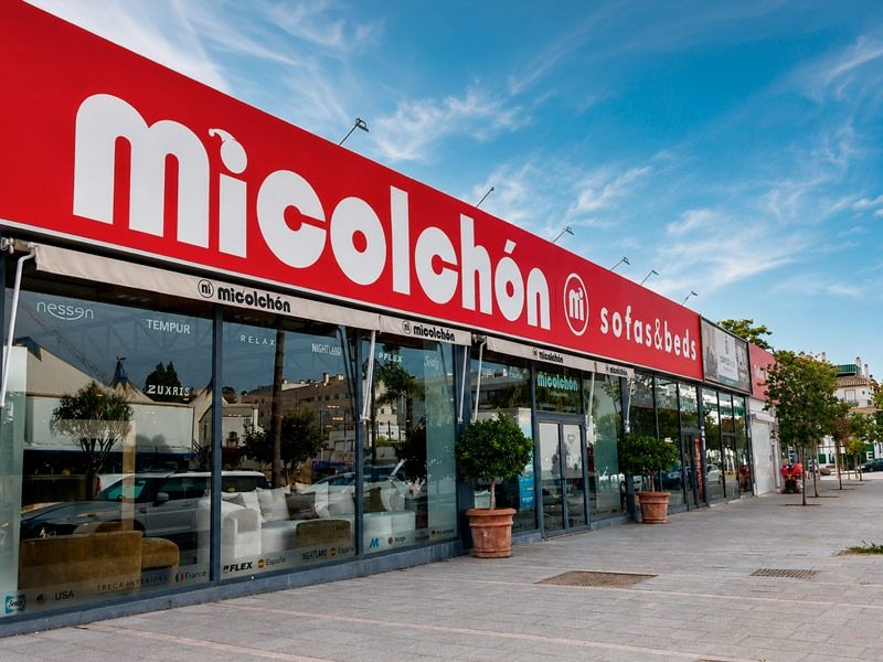 Front of the MiColchón Marbella store